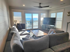 Luxury Family Beach Front Property! Family Oriented! Gulf Views!